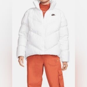 BNWT Womens Nike therma-fit loose puffer jacket
